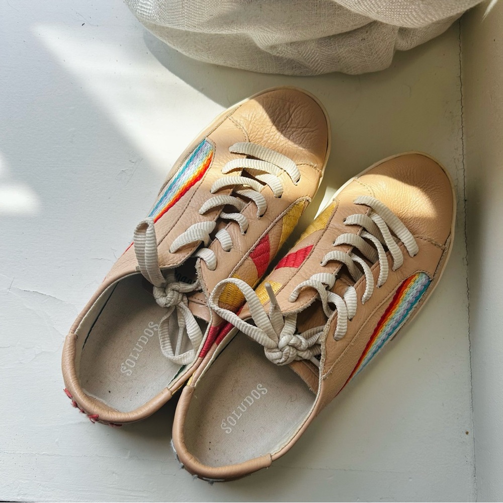 SOLUDOS Rainbow Wave Embroidered Leather Pink Sneakers